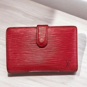 LOUIS VUITTON: Pre-Owned Castilian Red Epi Leather Kiss Lock French Purse Wallet